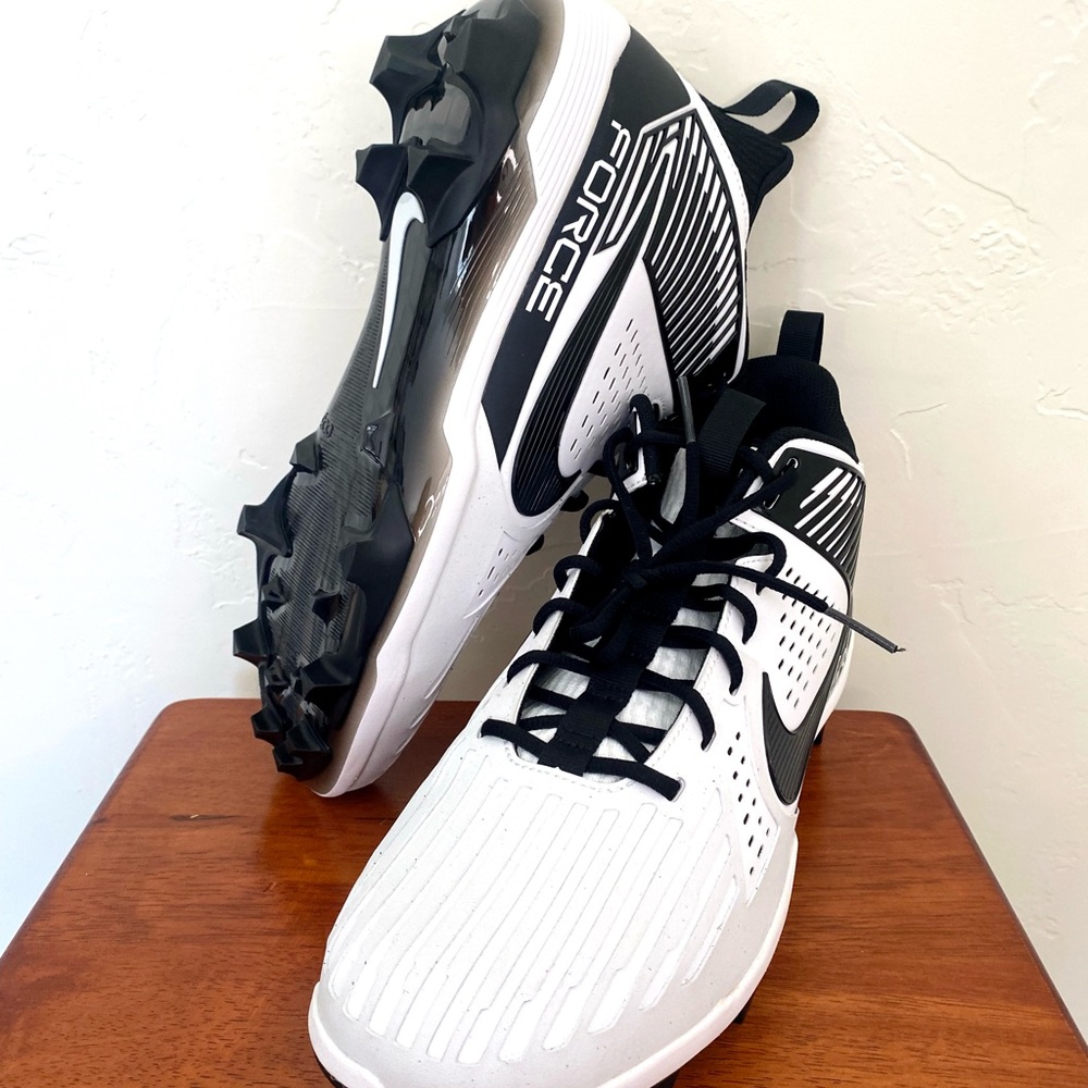 New Nike Football Cleats Force Savage Pro 3 Men's Athletic Black and White shoes